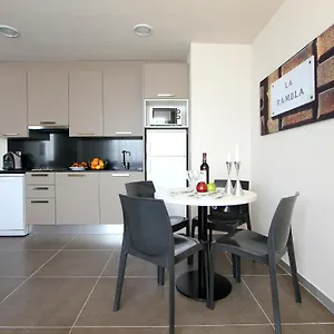 Pierre & Sants Апартаменты